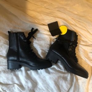 NEVER WORN BLACK BOOTS